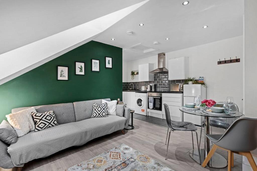 Comfortable Retreat Near City Centre- 1 Bed, 3 Guests Southampton Exterior foto