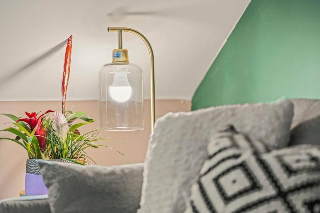 Comfortable Retreat Near City Centre- 1 Bed, 3 Guests Southampton Exterior foto